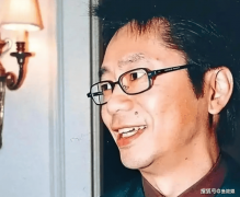 霍家现“逆子”：美私运军械骗明星20亿